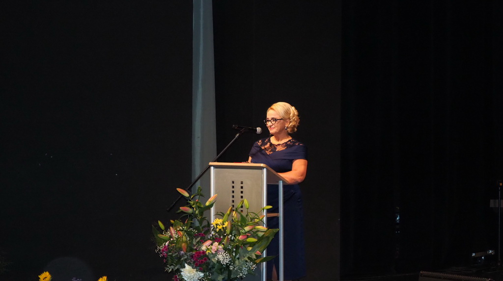 Zdjęcie 120-lecie_2LO (16)b14e4c9e-1b6e-4c25-9b16-7df99b4ba575.jpg w galerii 120-lecie II LO